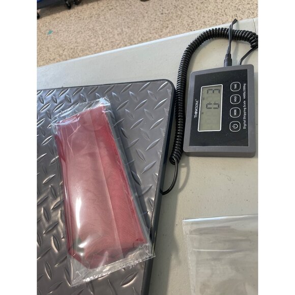 Geoffrey Beene Neck Tie Handmade Red Solid Textured Polyester Professional Offic - Picture 5 of 5